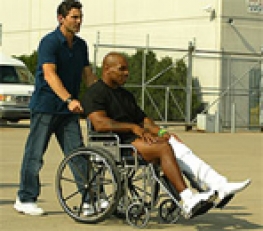 Тайсон в инвалидном кресле!